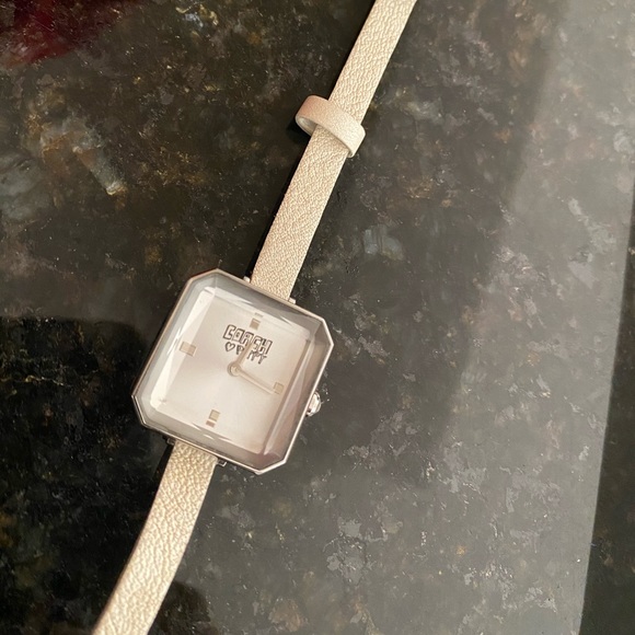 Coach Watch - Picture 2 of 3
